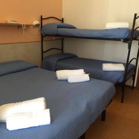 Hotel Bacco Rimini Bagian luar foto