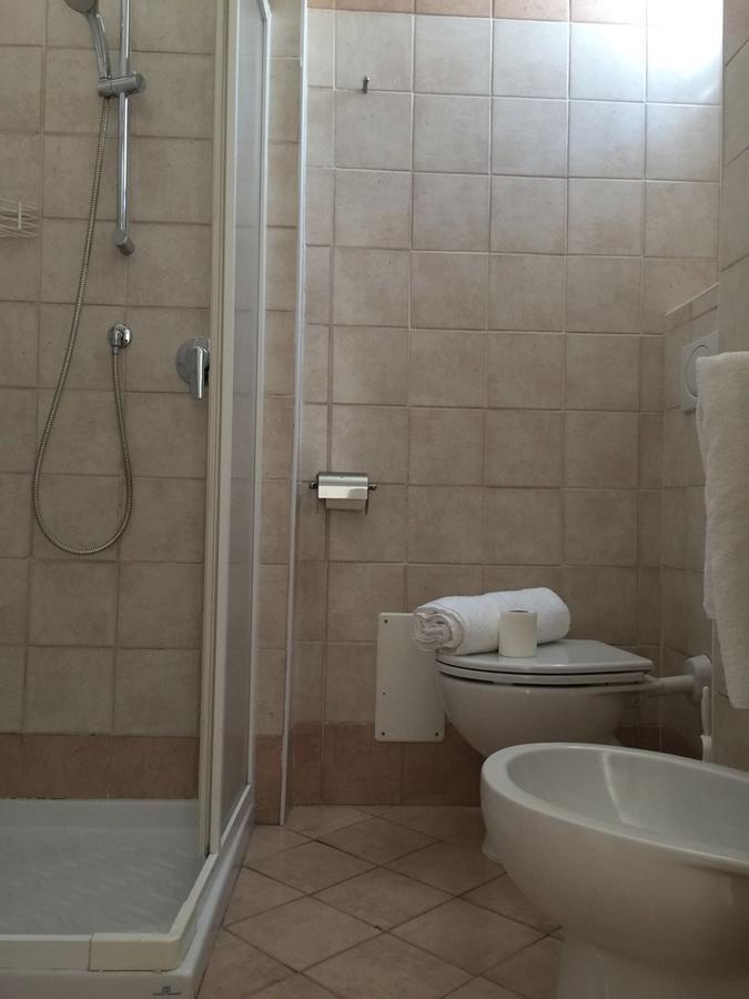 Hotel Bacco Rimini Bagian luar foto