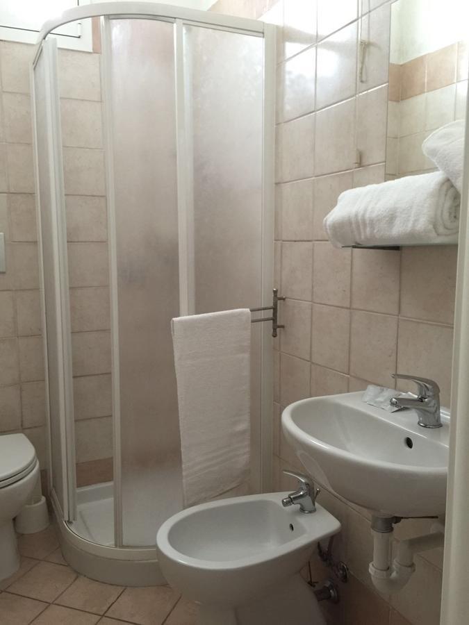 Hotel Bacco Rimini Bagian luar foto