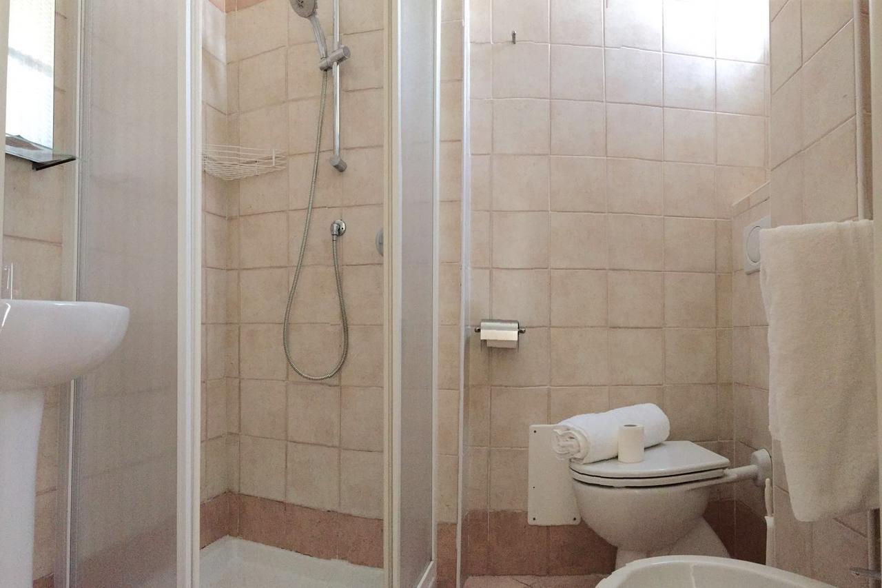 Hotel Bacco Rimini Bagian luar foto